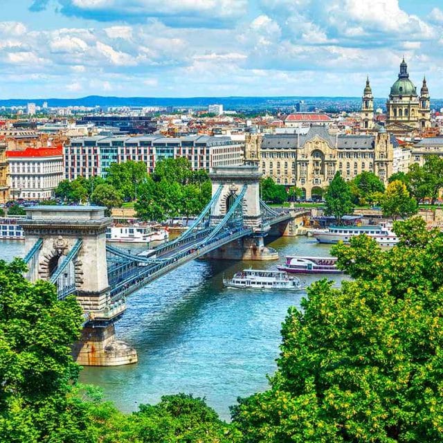 https://mydentaltour.com/wp-content/uploads/2020/01/budapest-1-640x640.jpg